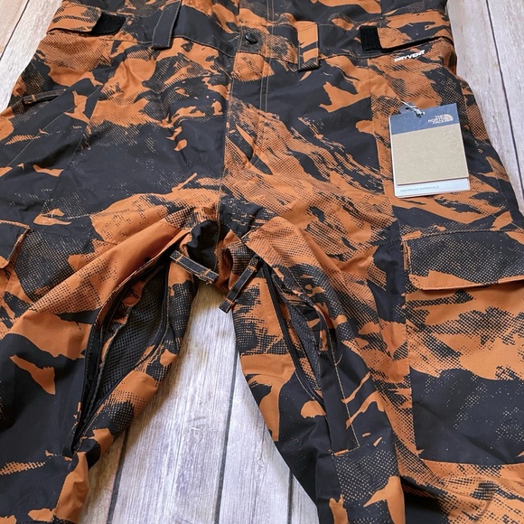 The North Face Men’s Freedom Bib Winter Ski Waterproof Pants - Picture 7 of 15